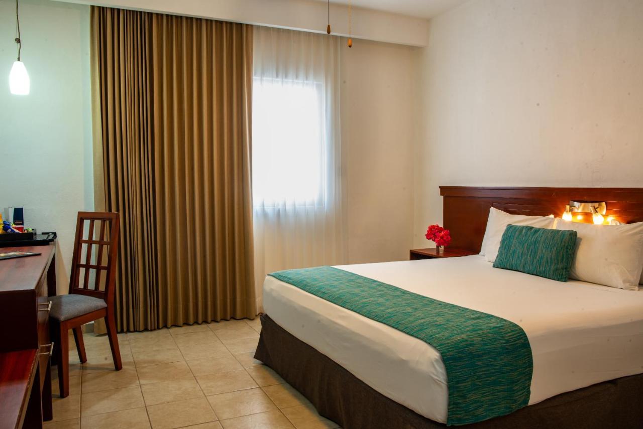 Meson De La Luna Hotel & Spa Merida Exterior photo